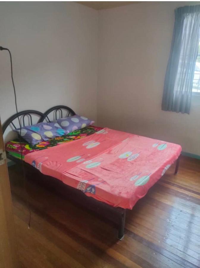 Mak Upstairs With 5 Bedrooms Holiday home