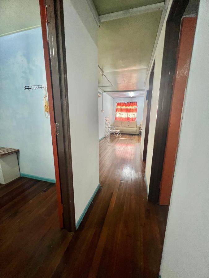 Mak Upstairs With 5 Bedrooms Holiday home *